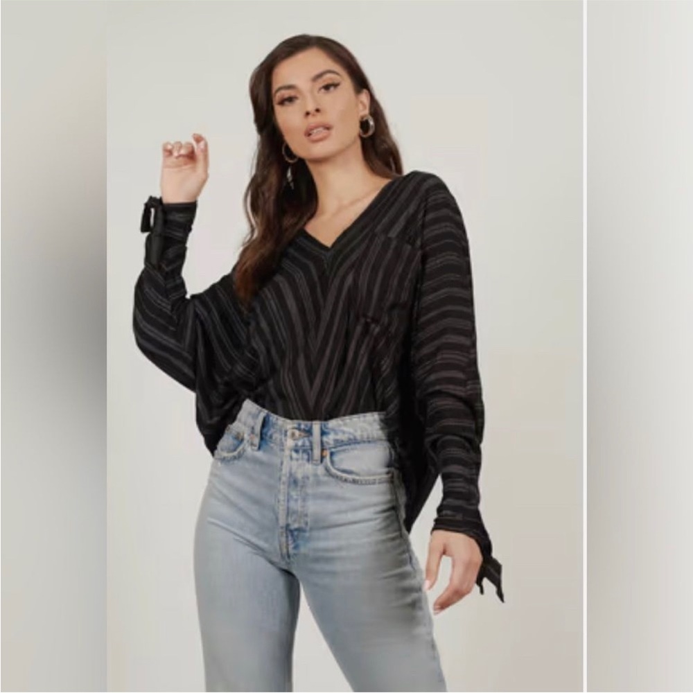 Free People Oversized dolman sleeve top (S) black & white